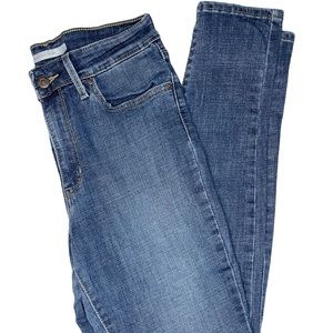Levi's 721 High Rise Skinny, Size 29